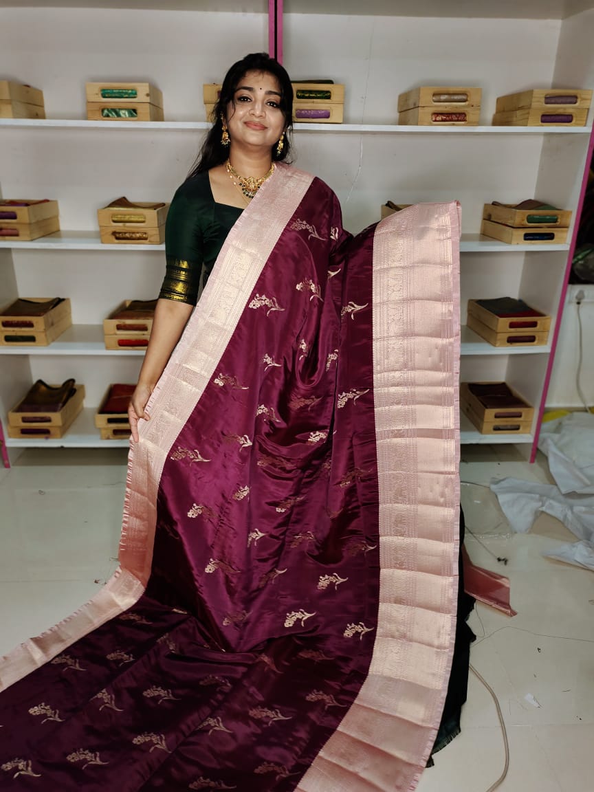 మృదువైన బనారసి పట్టు