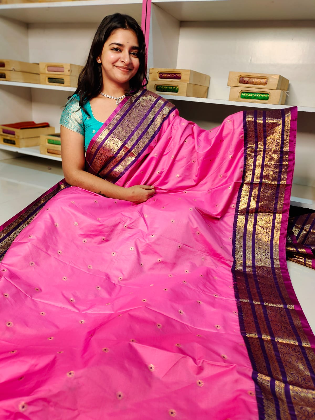 Vitange gadwal silk