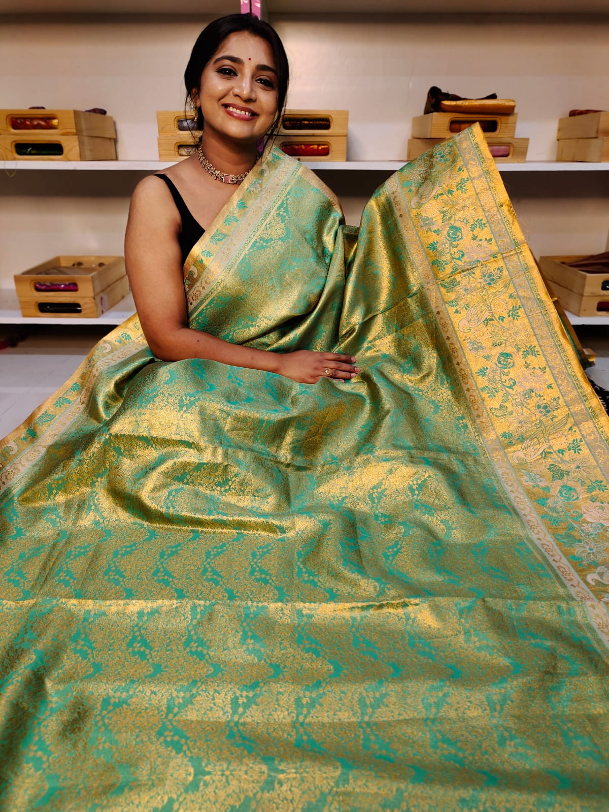 Meena kanchi