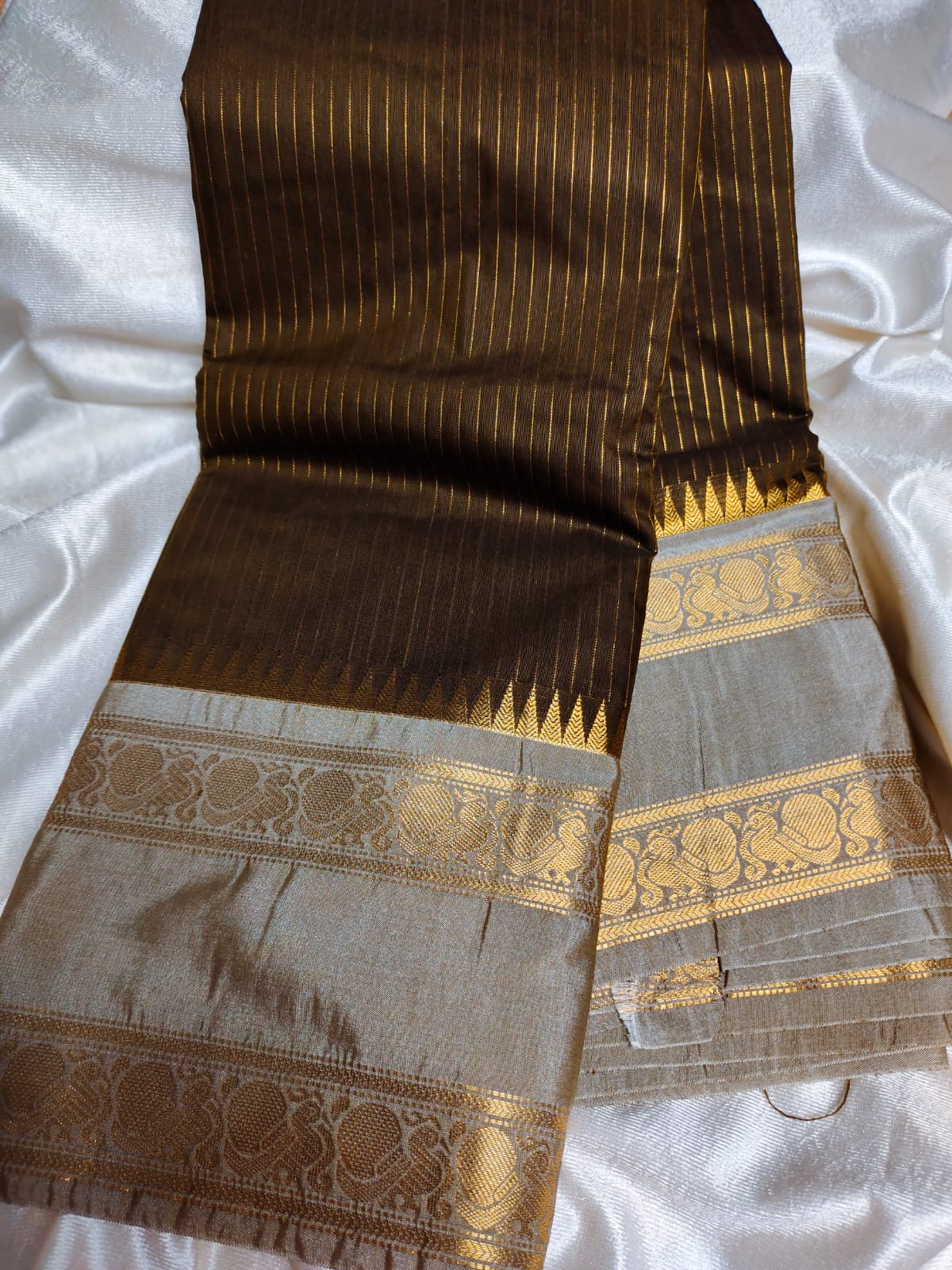 Vitange gadwal silk