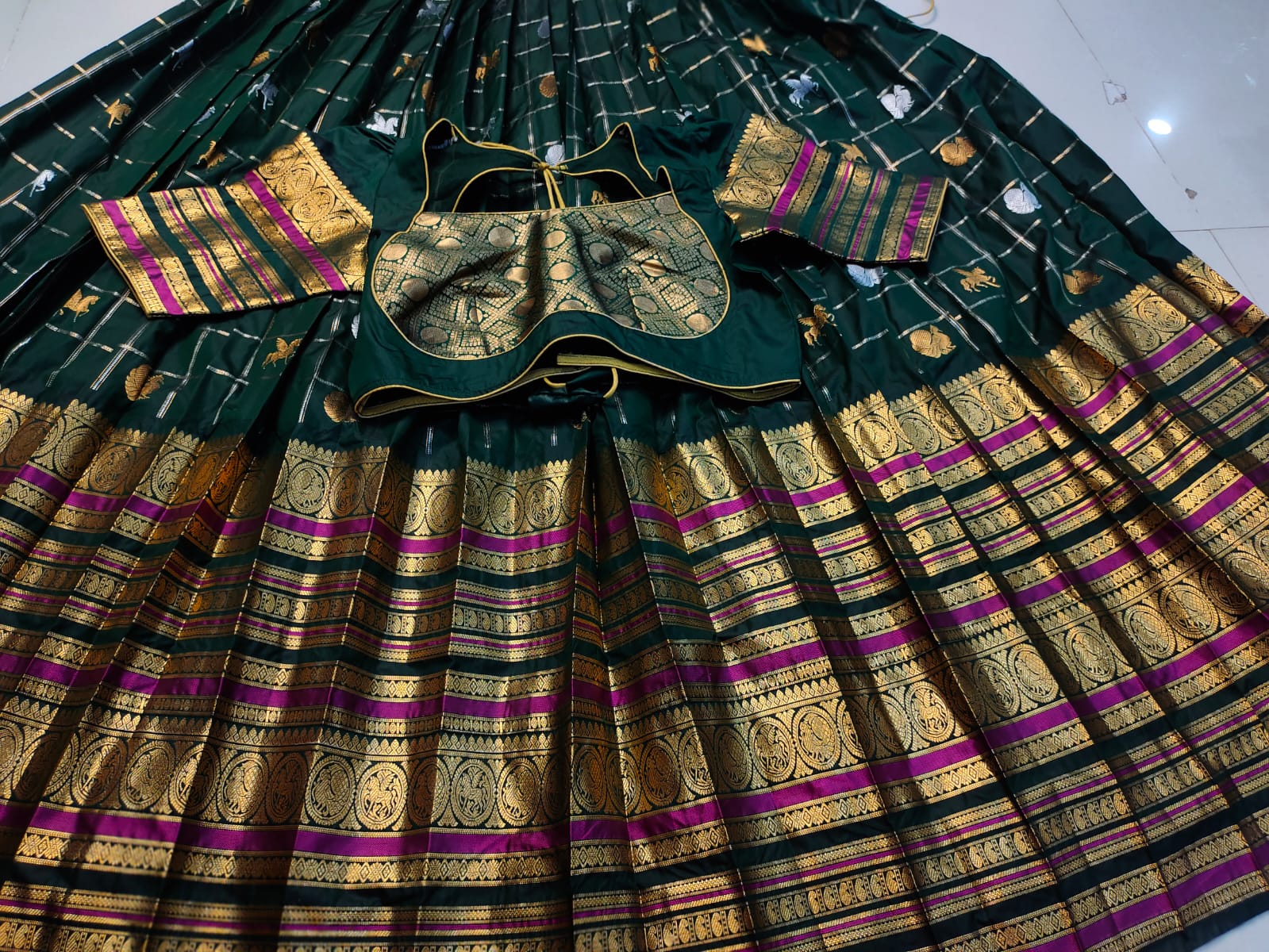 Vintage gadwal lehangas