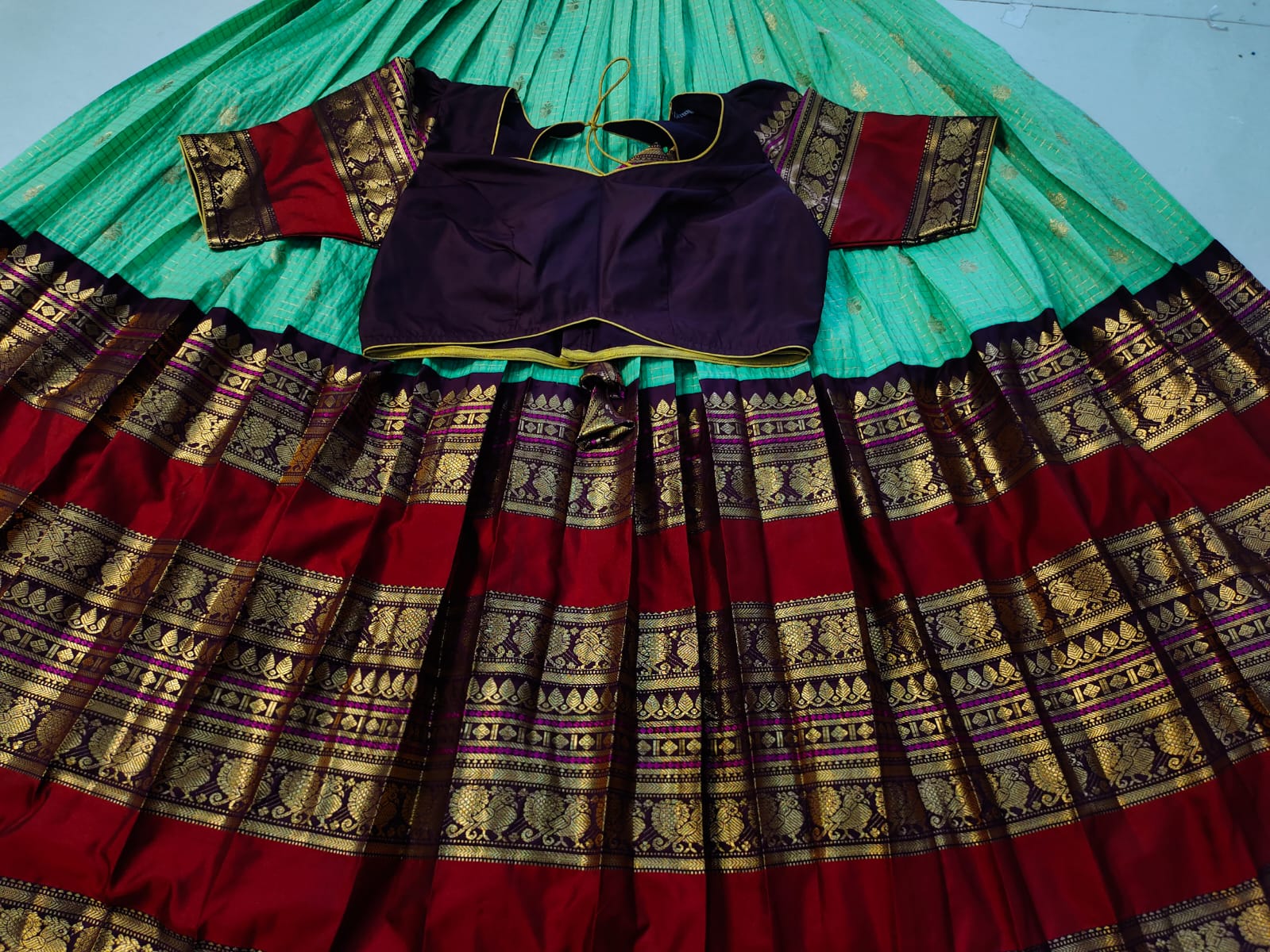 Vintage gadwal lehangas