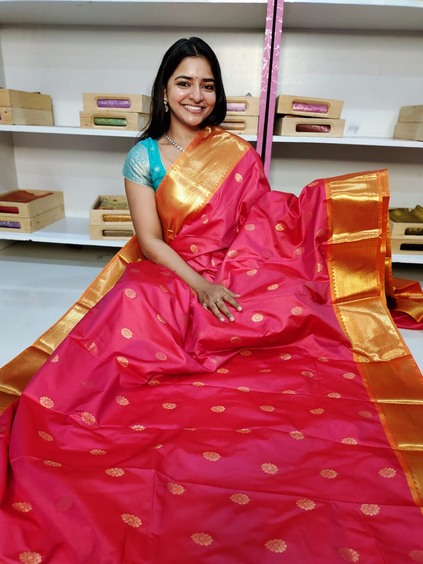 Gadwal offer sarees