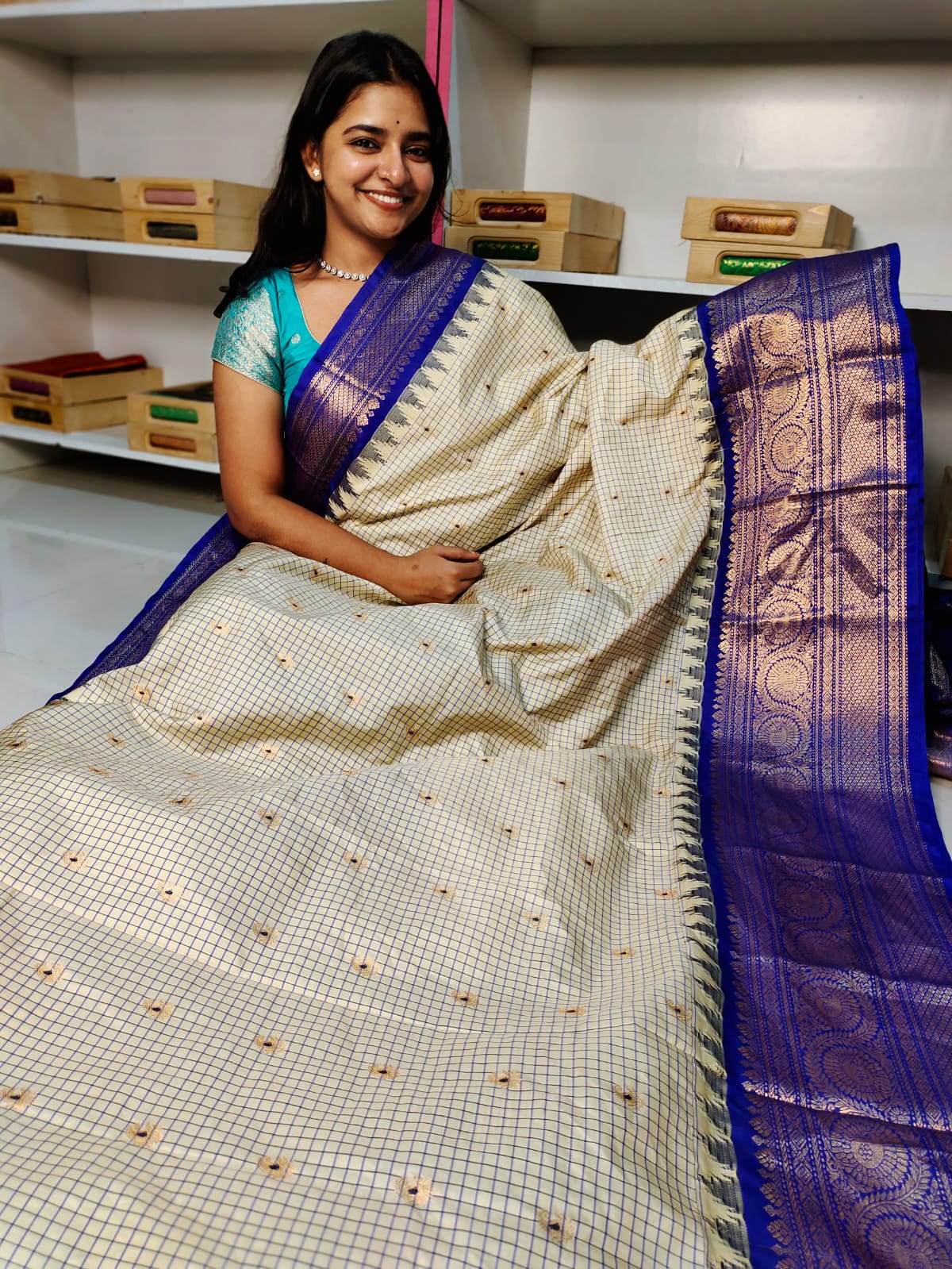 Vitange gadwal silk