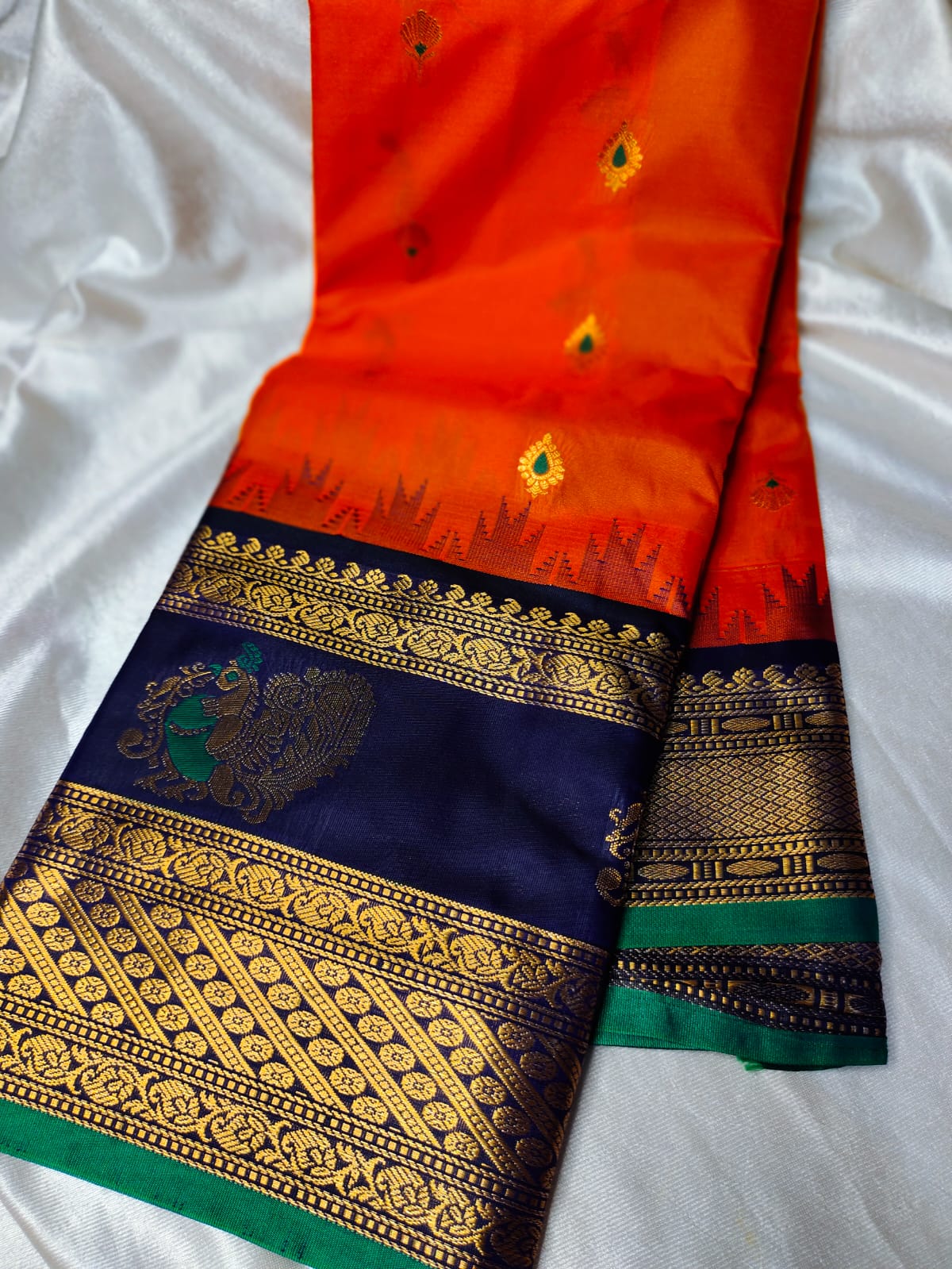 Vitange gadwal silk
