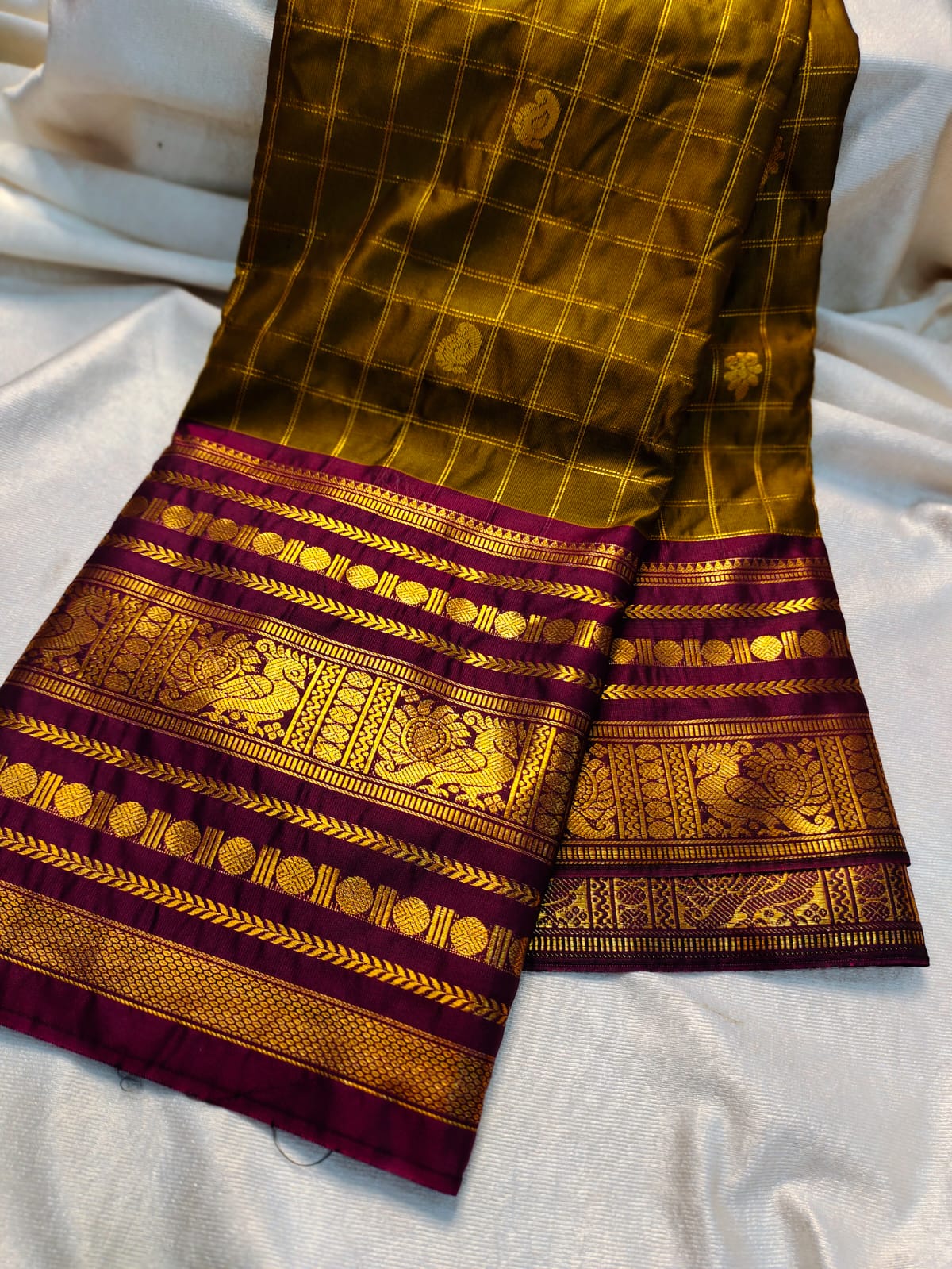 Vintage valli gadwal