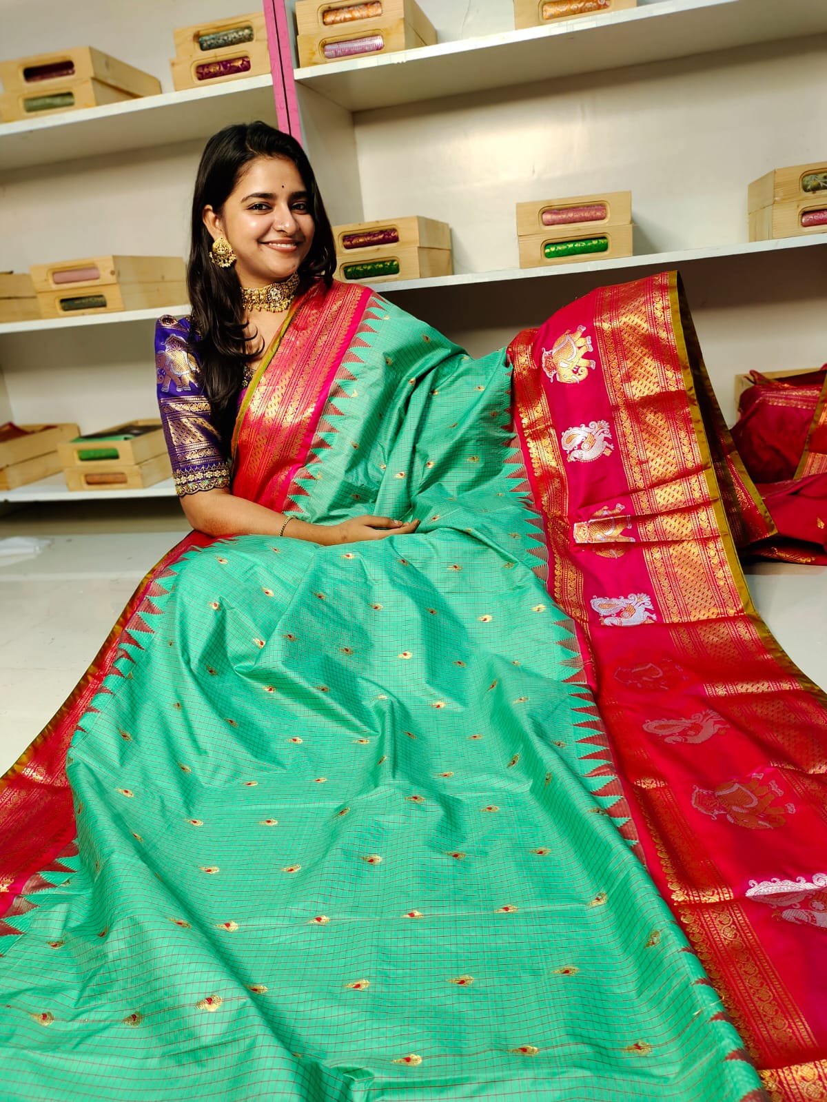 Vitange gadwal silk