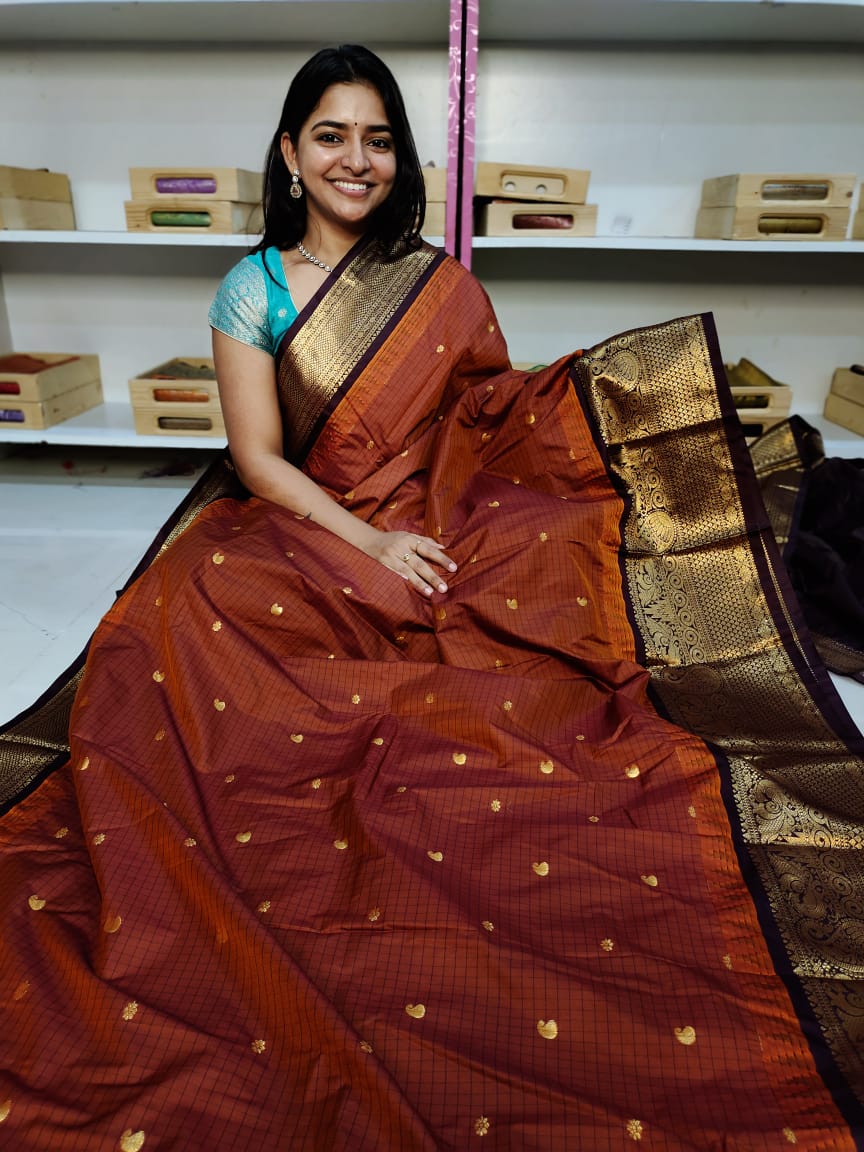Gadwal offer sarees