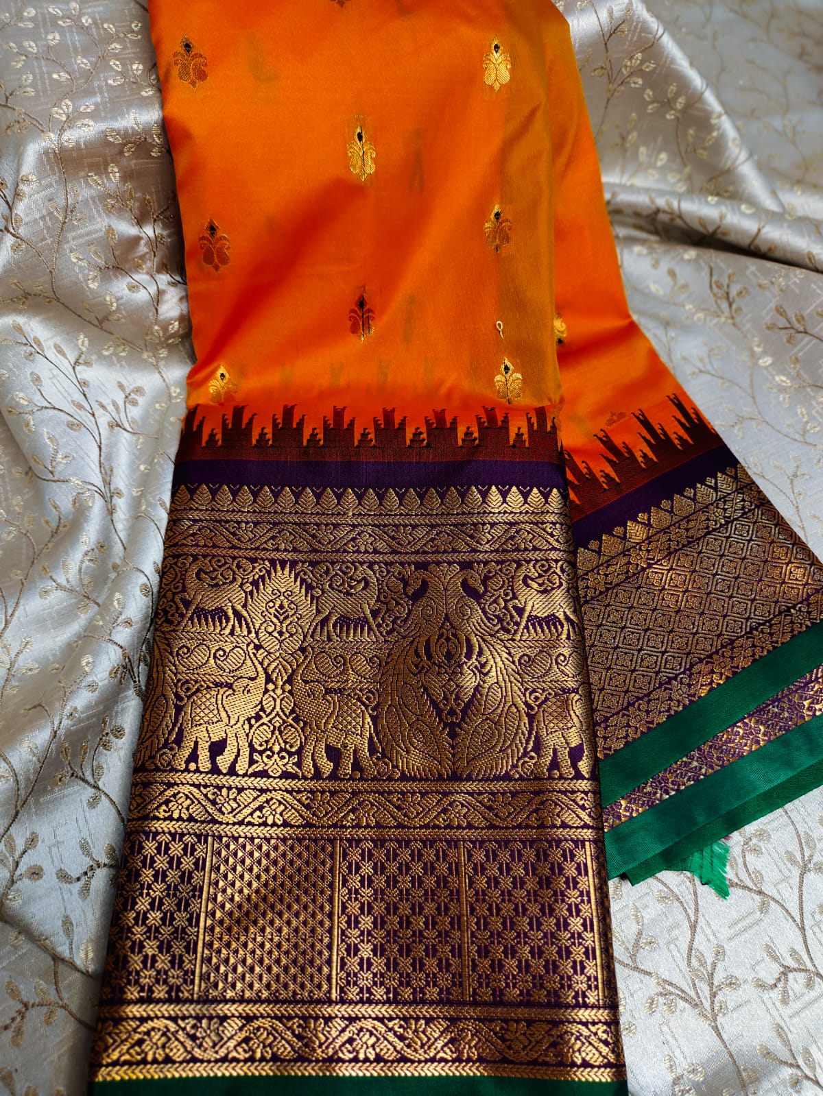 ప్రీమియం గద్వాల్ సిల్క్ చీరలు