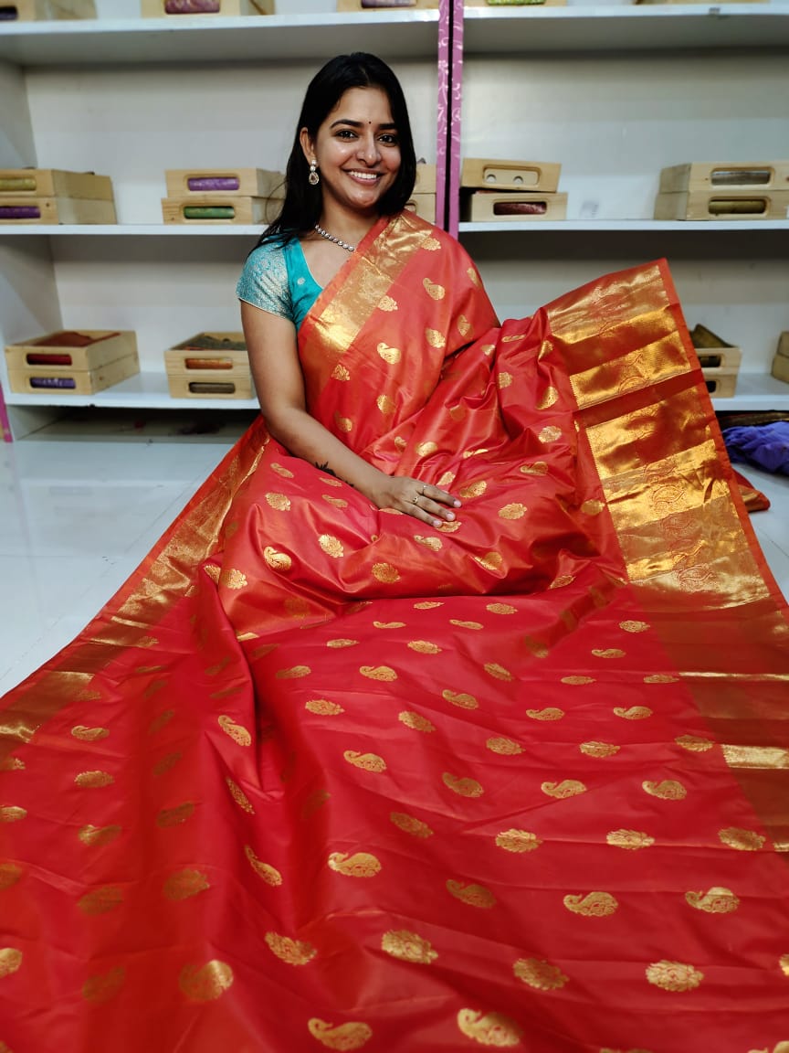 Gadwal offer sarees