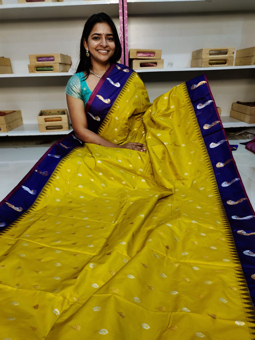 Gadwal offer sarees