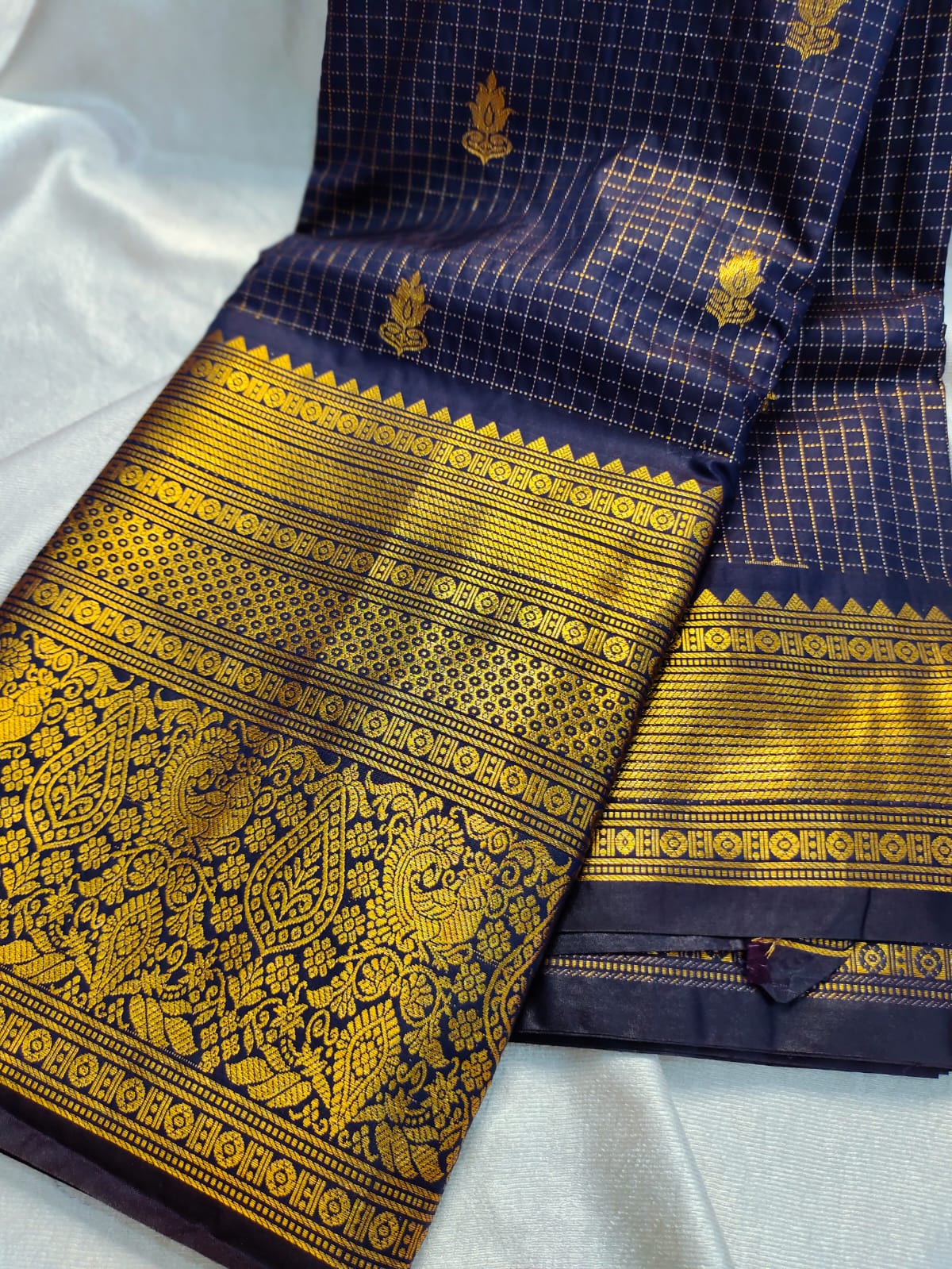 Vintage valli gadwal