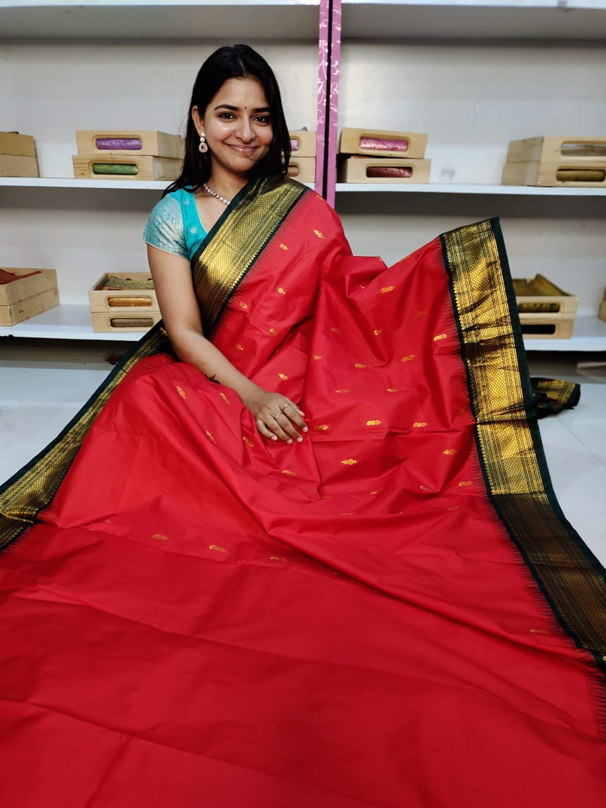 Gadwal offer sarees
