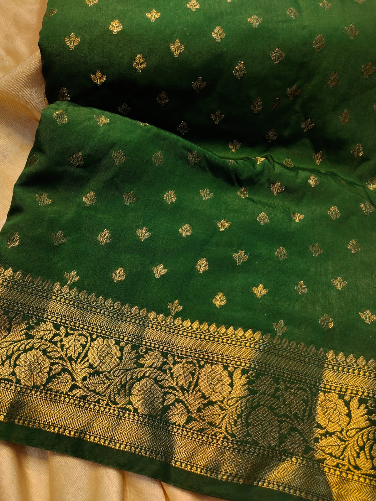 Chiniya silk