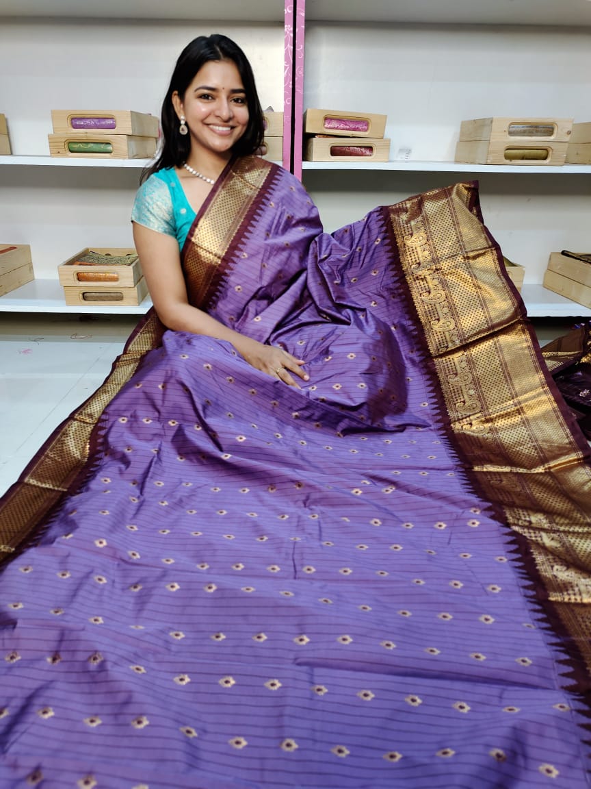 Gadwal offer sarees