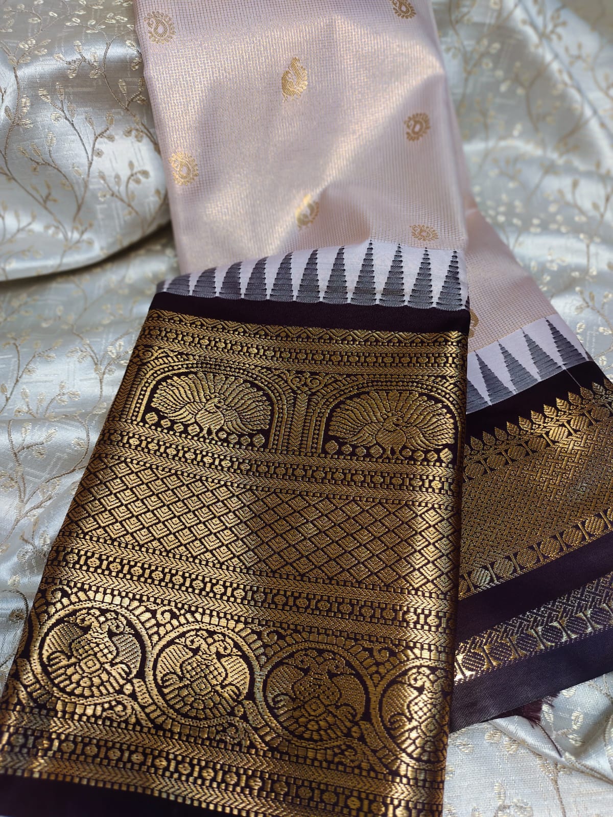 Premium vitange gadwal silk sarees