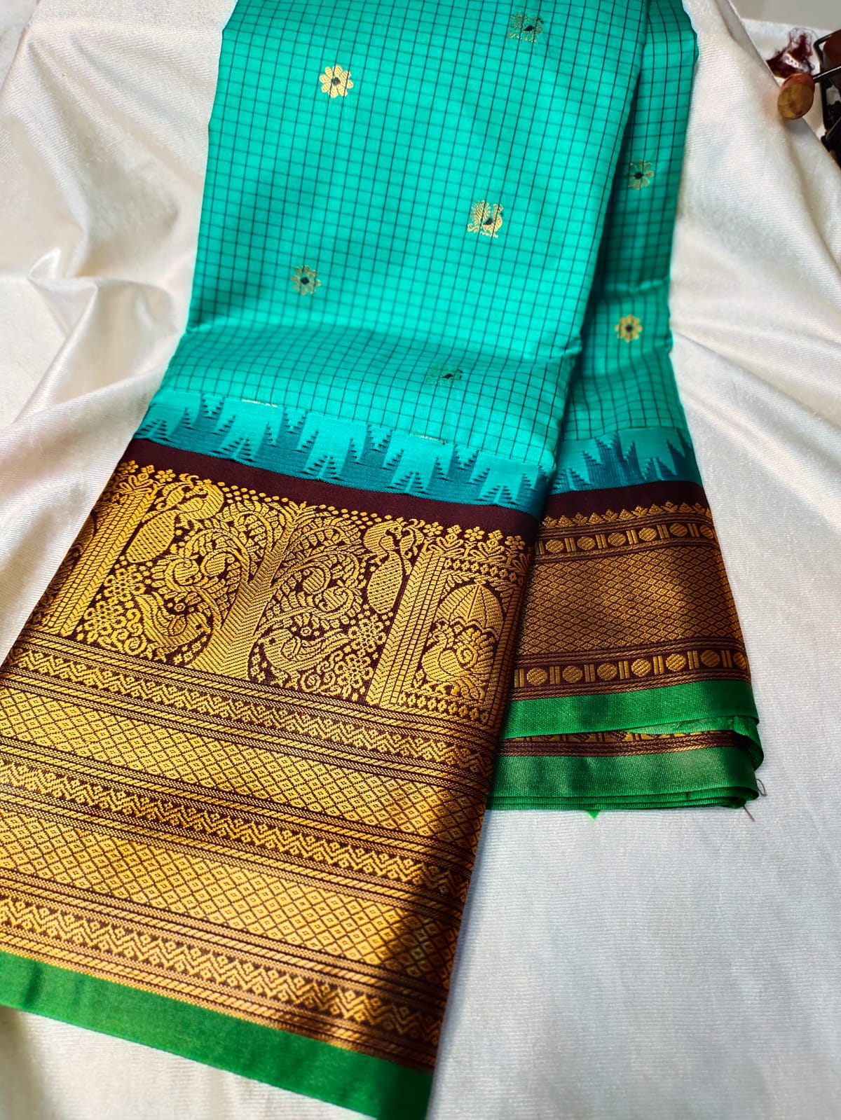 Vitange gadwal silk