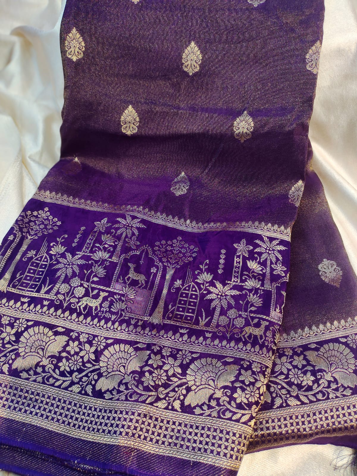 Tishu banarasi