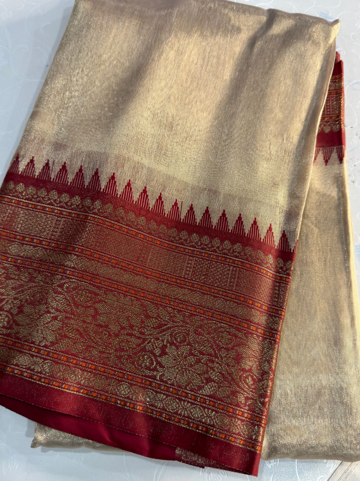 Banarasi tishu