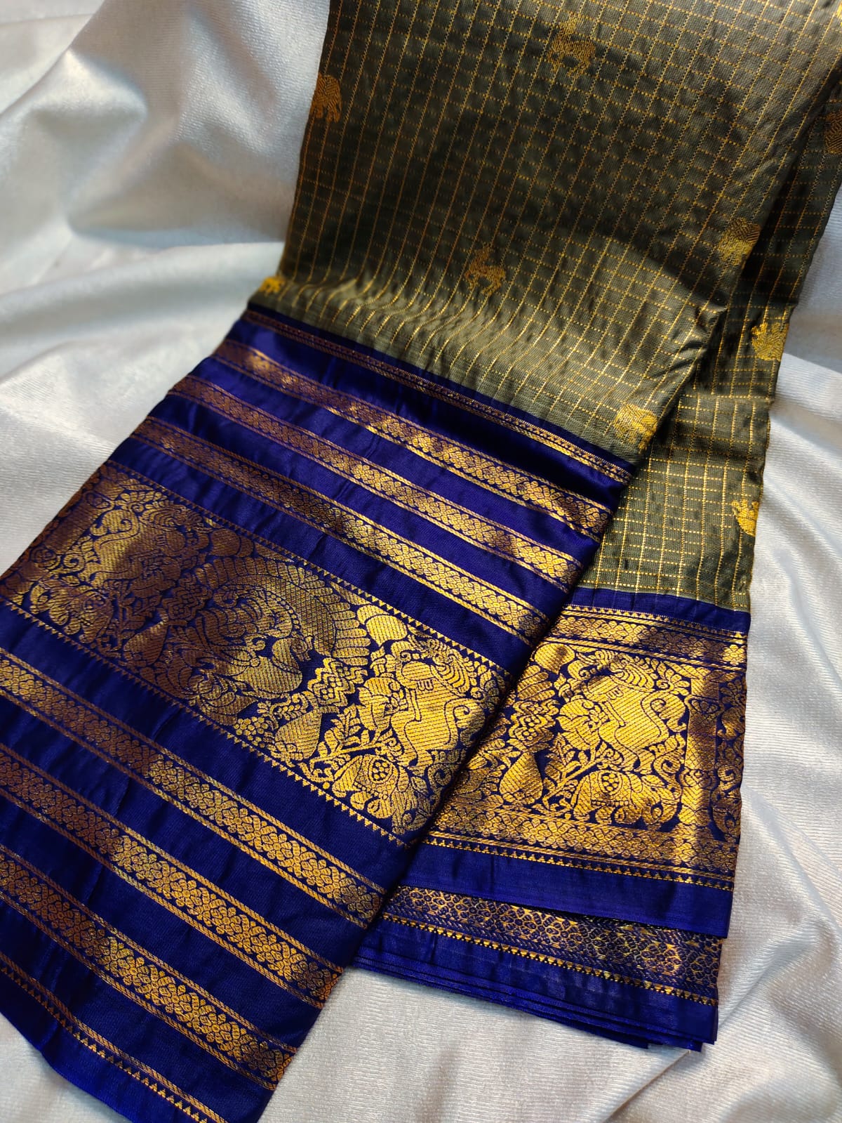 Vintage gadwal saree