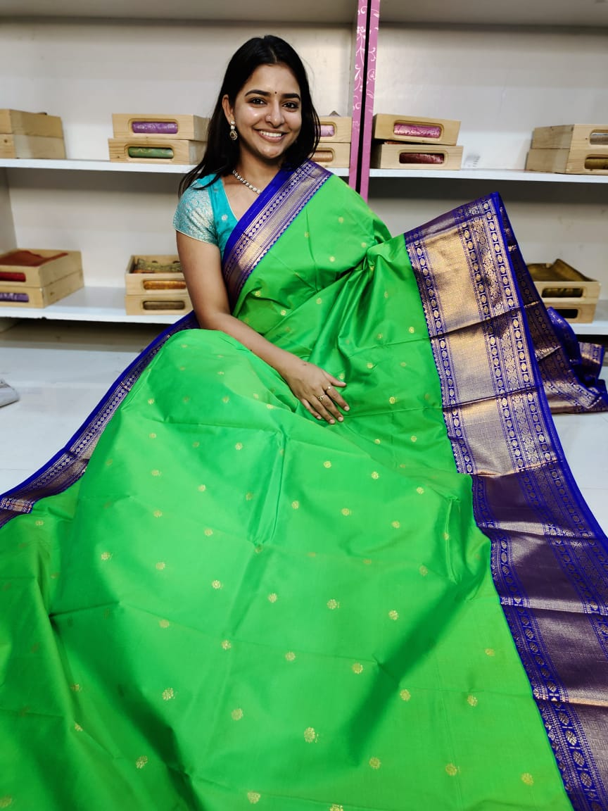 Gadwal offer sarees
