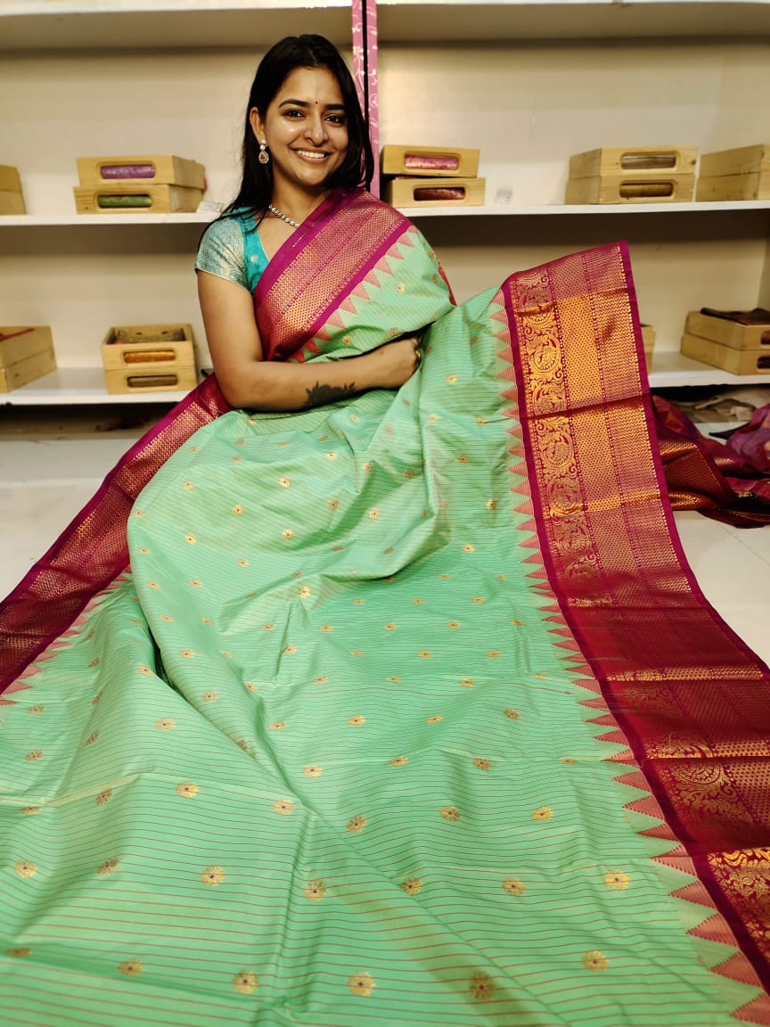 Gadwal offer sarees