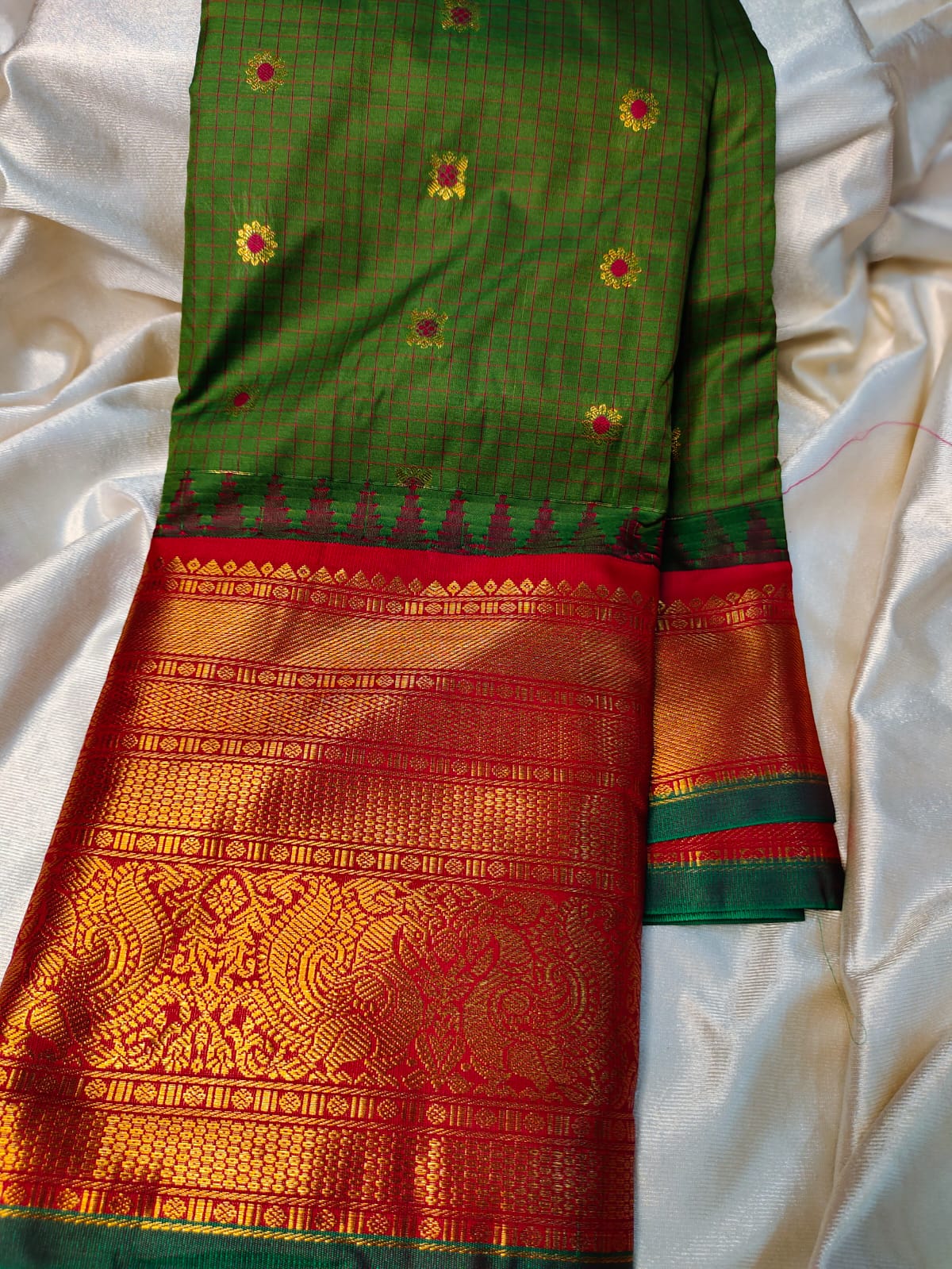Vitange gadwal silk