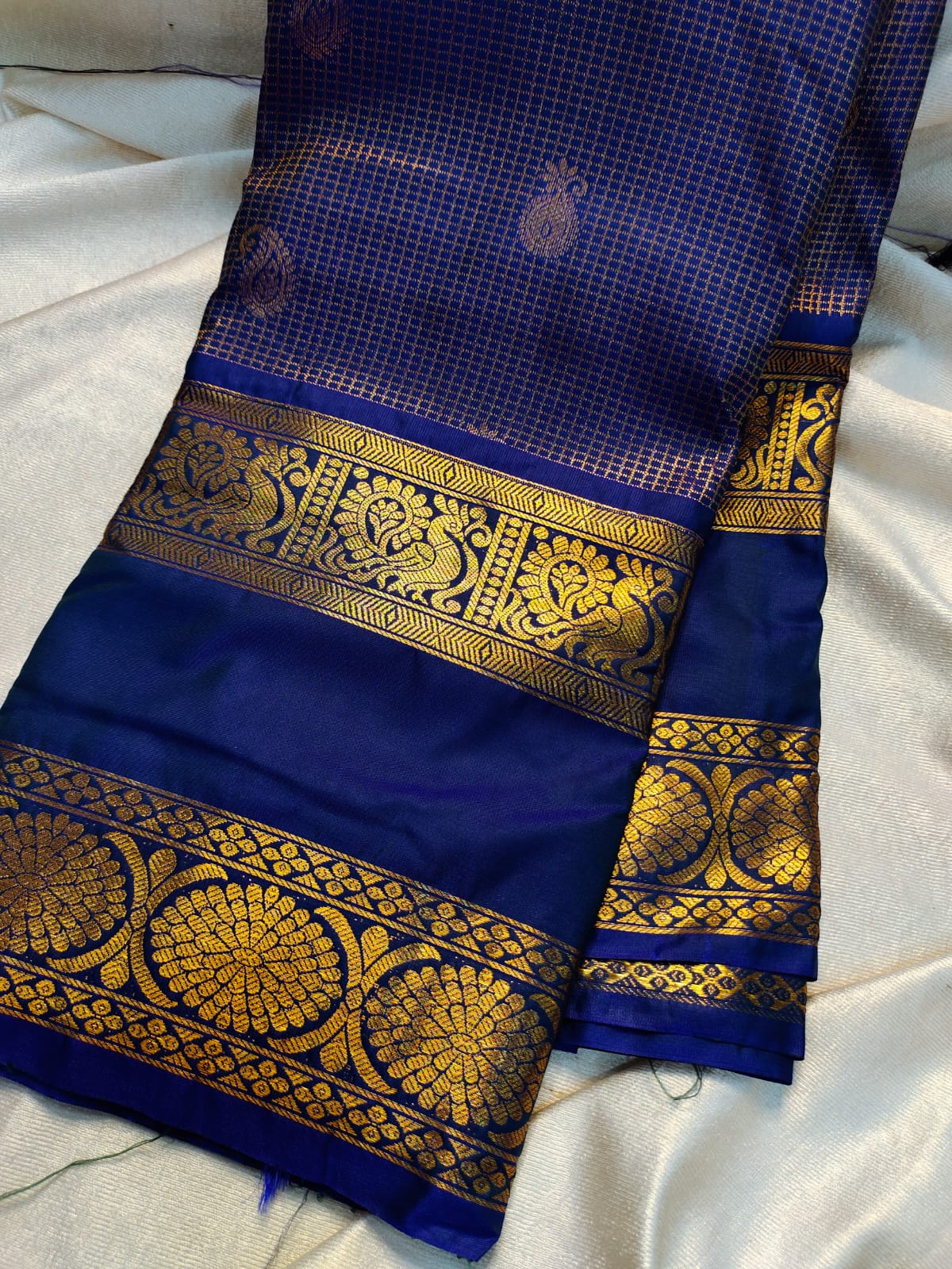 Vintage valli gadwal