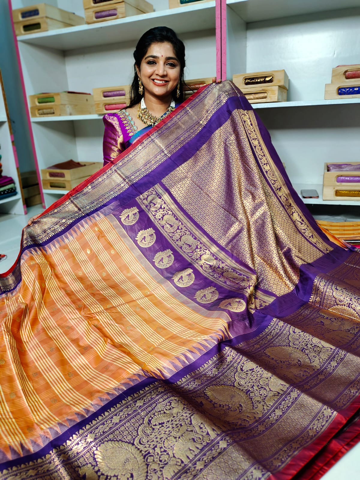 Vitange gadwal silk