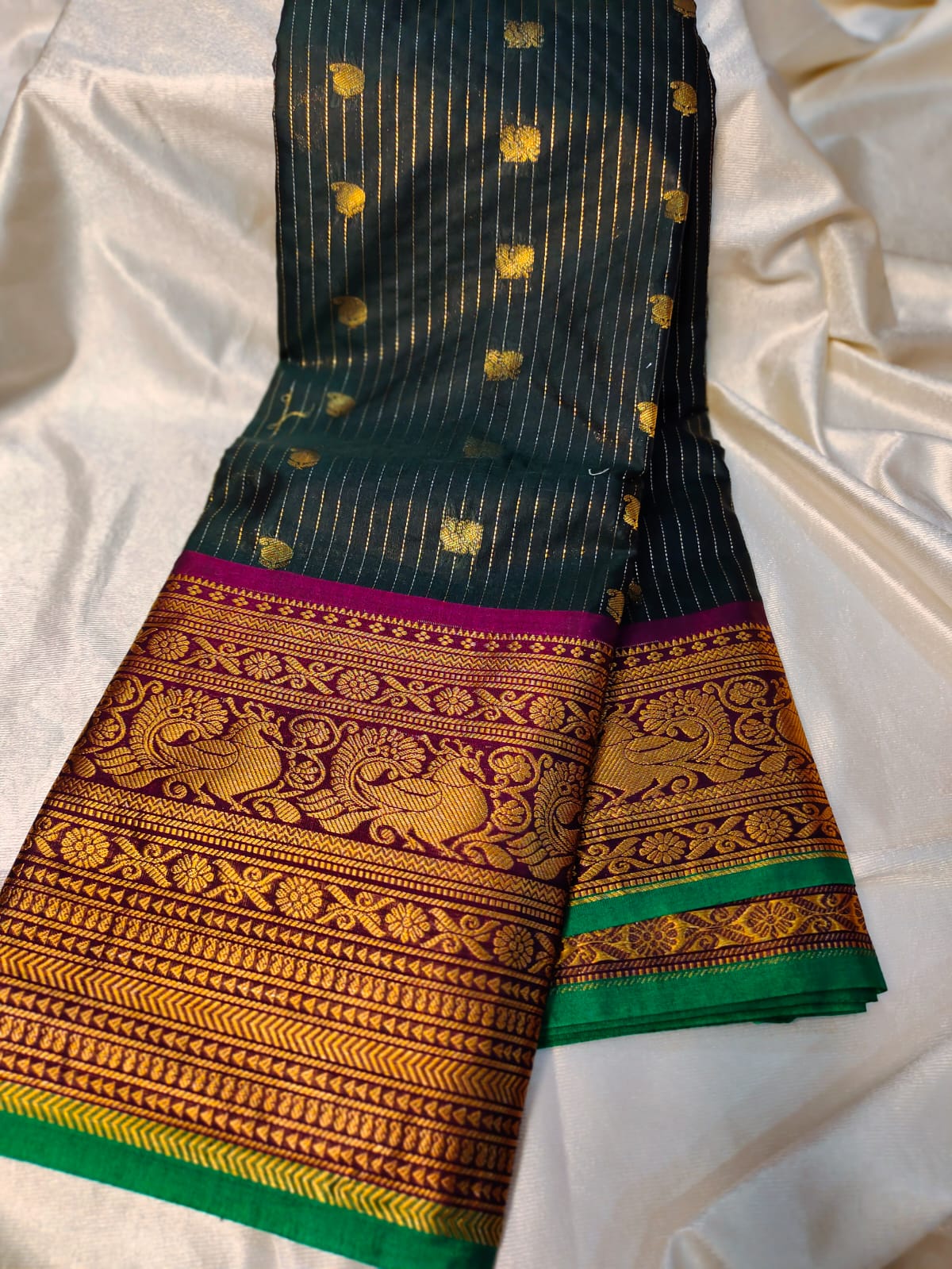 Vitange gadwal silk