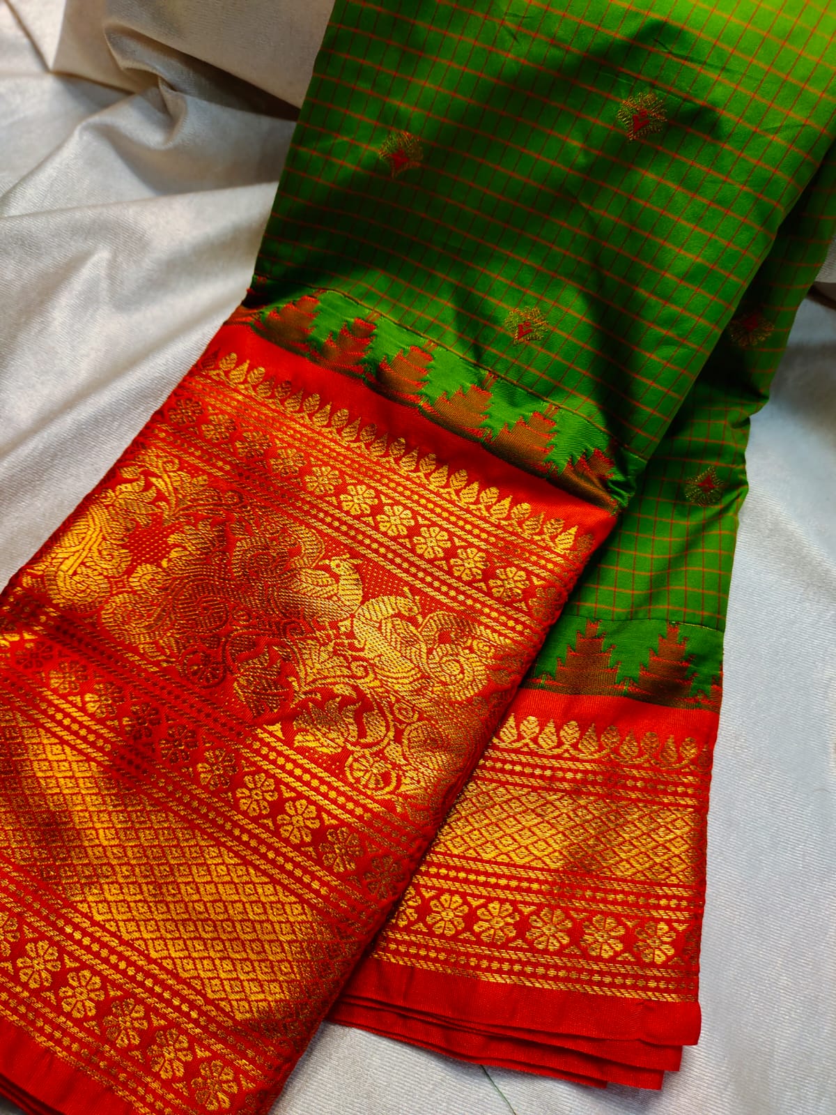 60% offer gadwal sarees