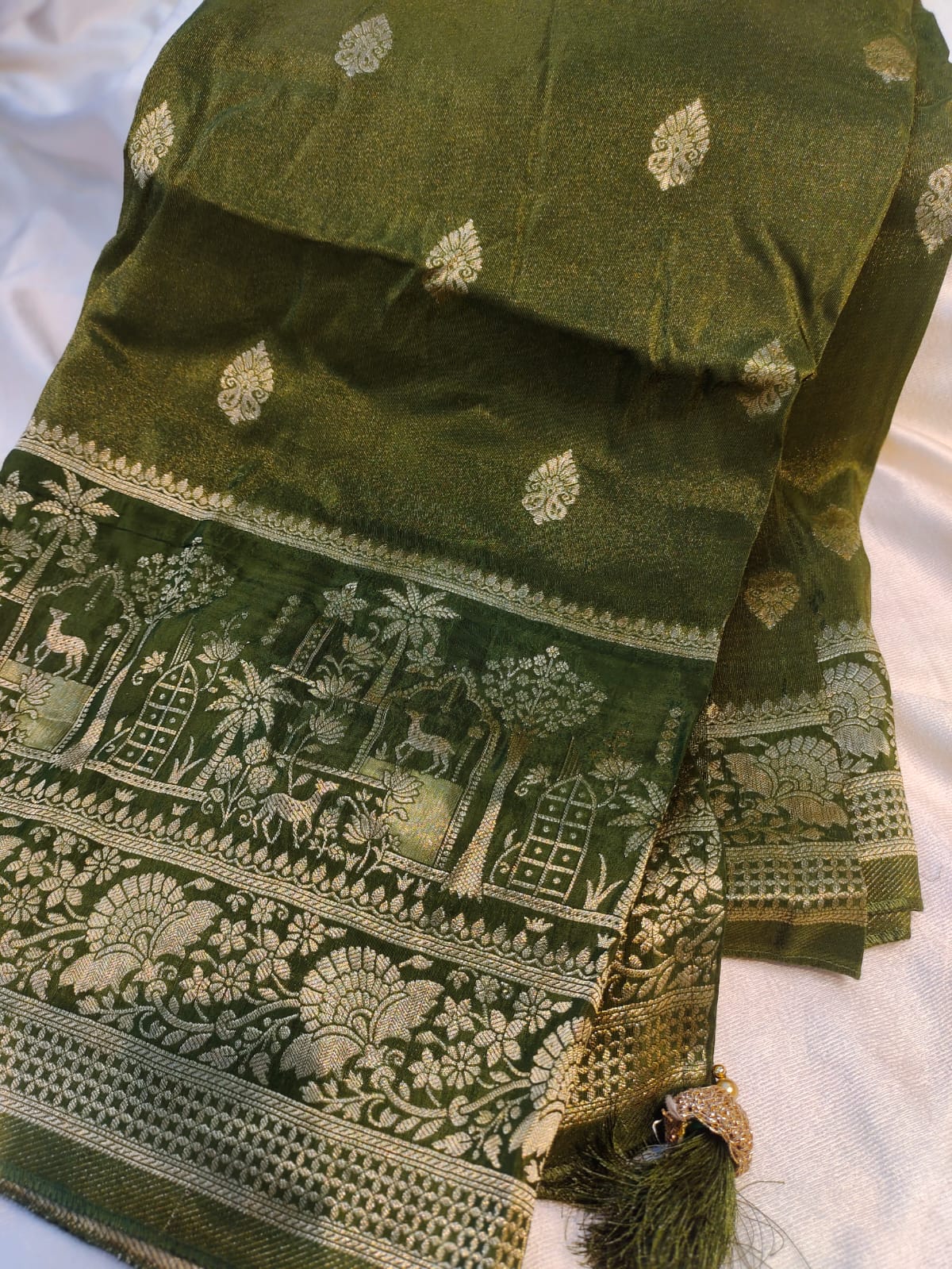 Tishu banarasi