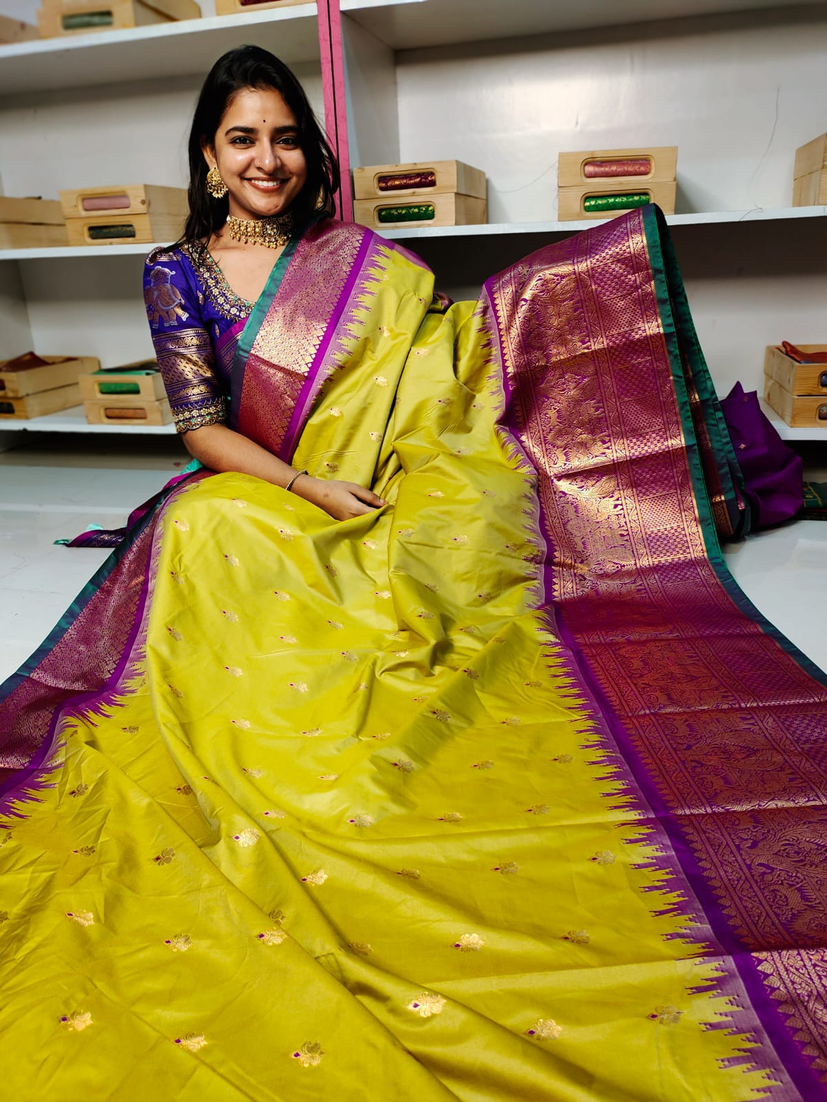 Vitange gadwal silk