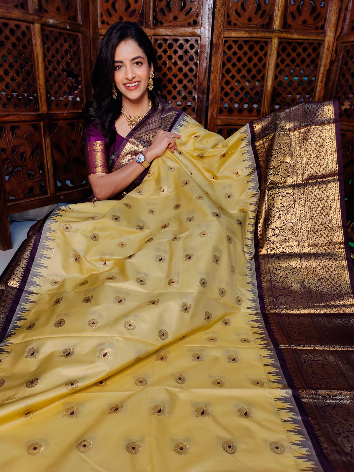 60% గద్వాల్ పట్టును అందిస్తున్నాయి