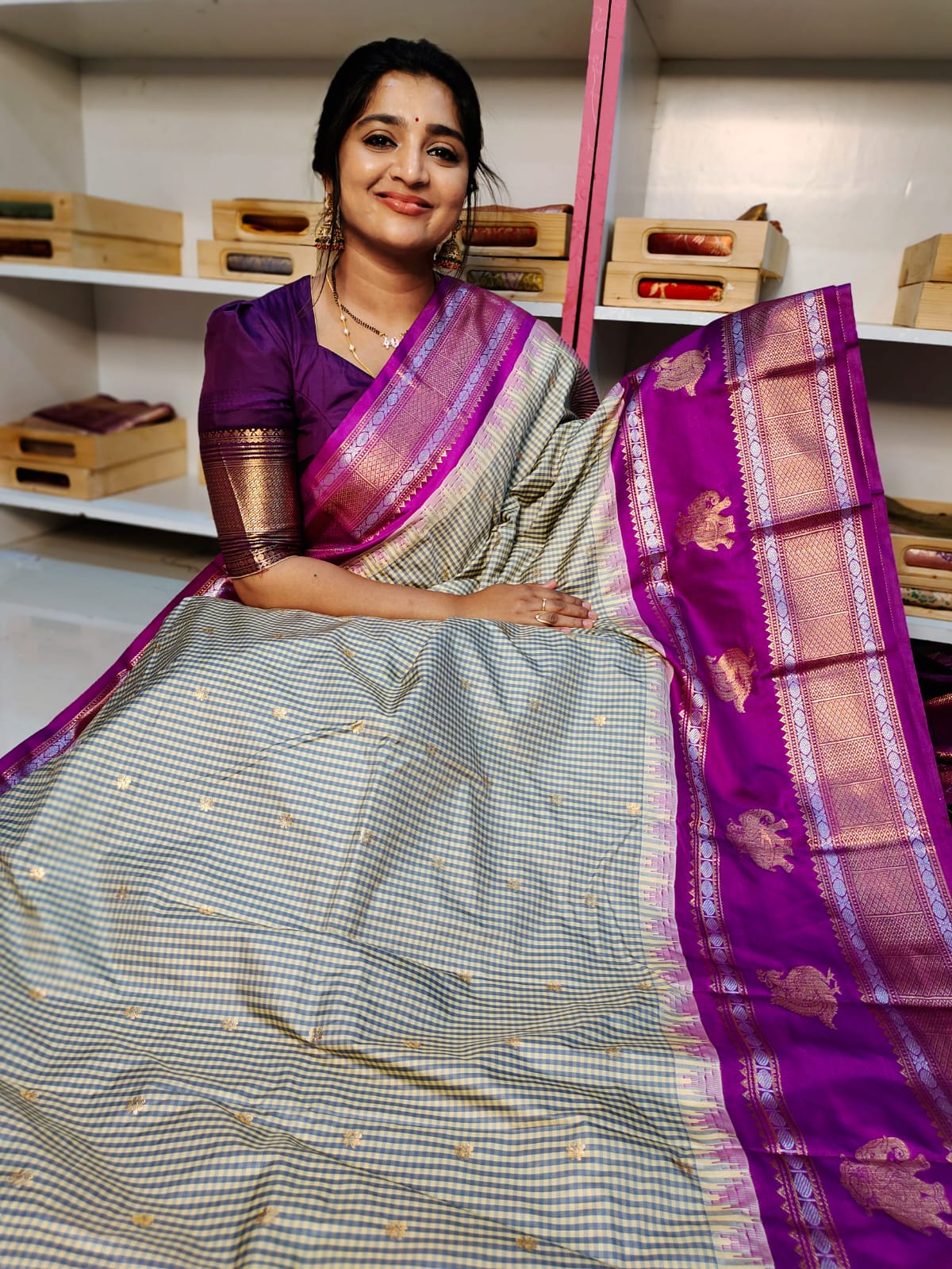 Vitange gadwal silk