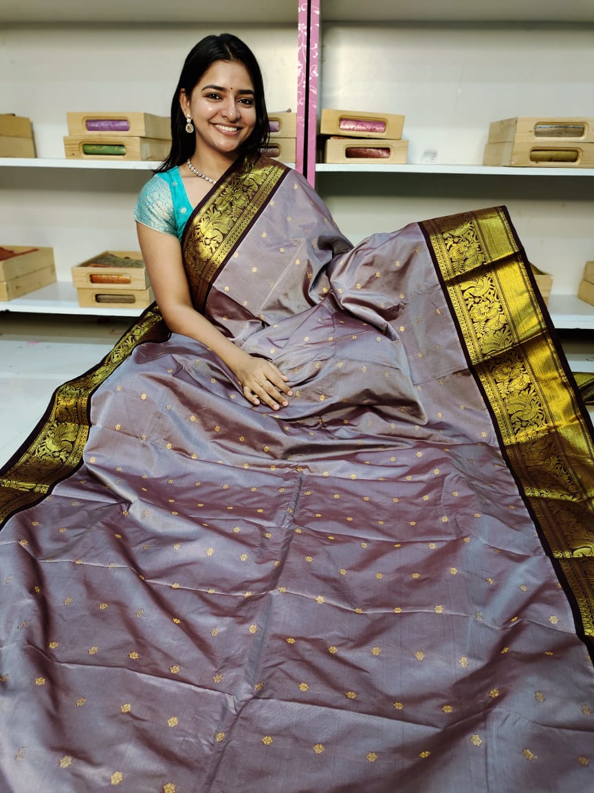 Gadwal offer sarees
