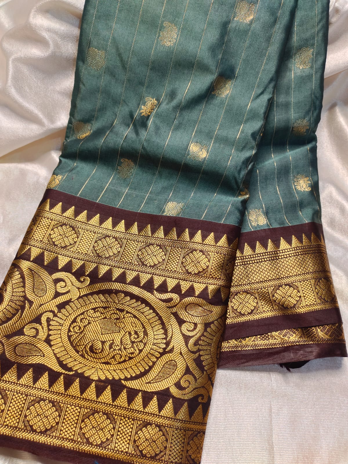 Vitange gadwal silk saree