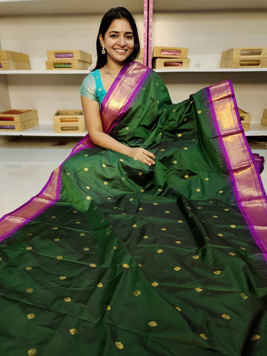 Gadwal offer sarees