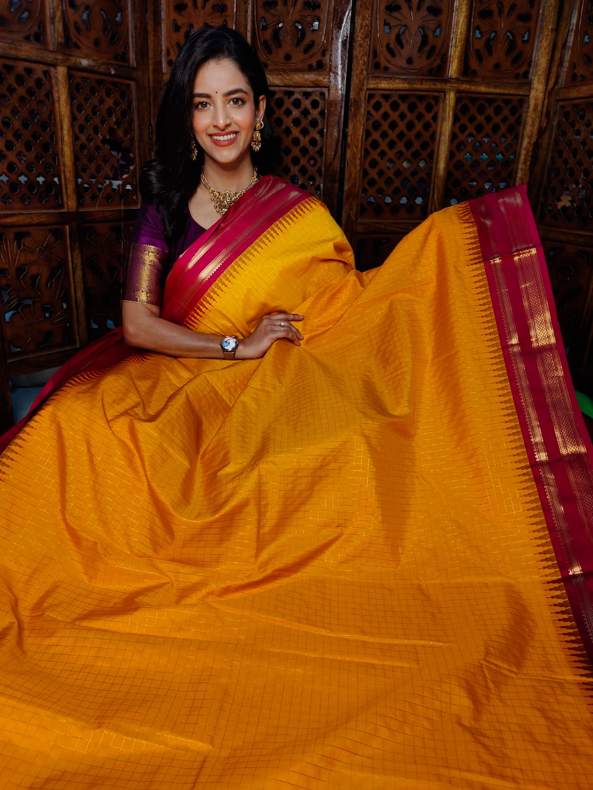 60% గద్వాల్ పట్టును అందిస్తున్నాయి