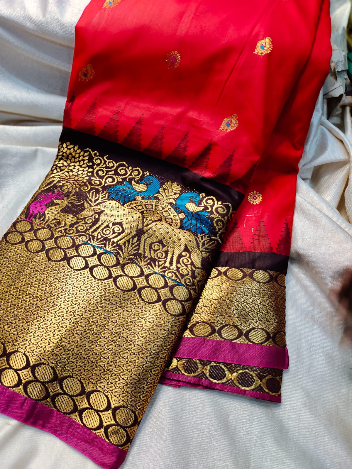 60% offer gadwal saree