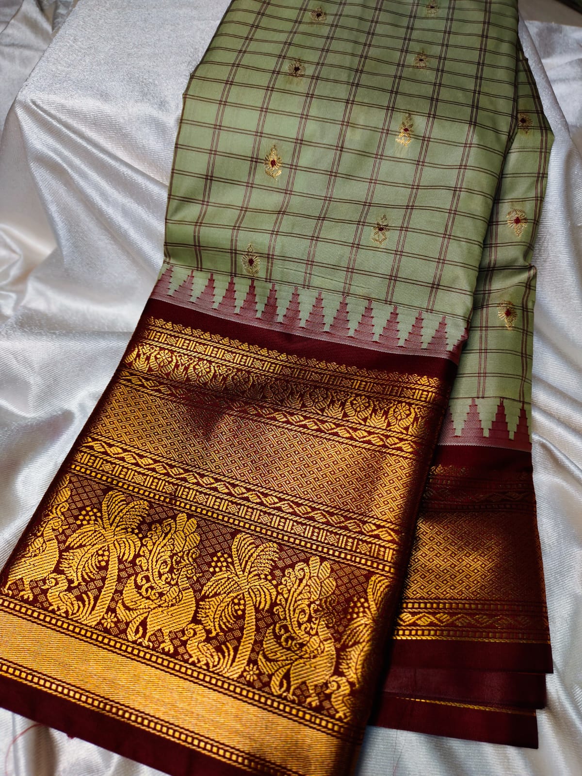 Vitange gadwal silk