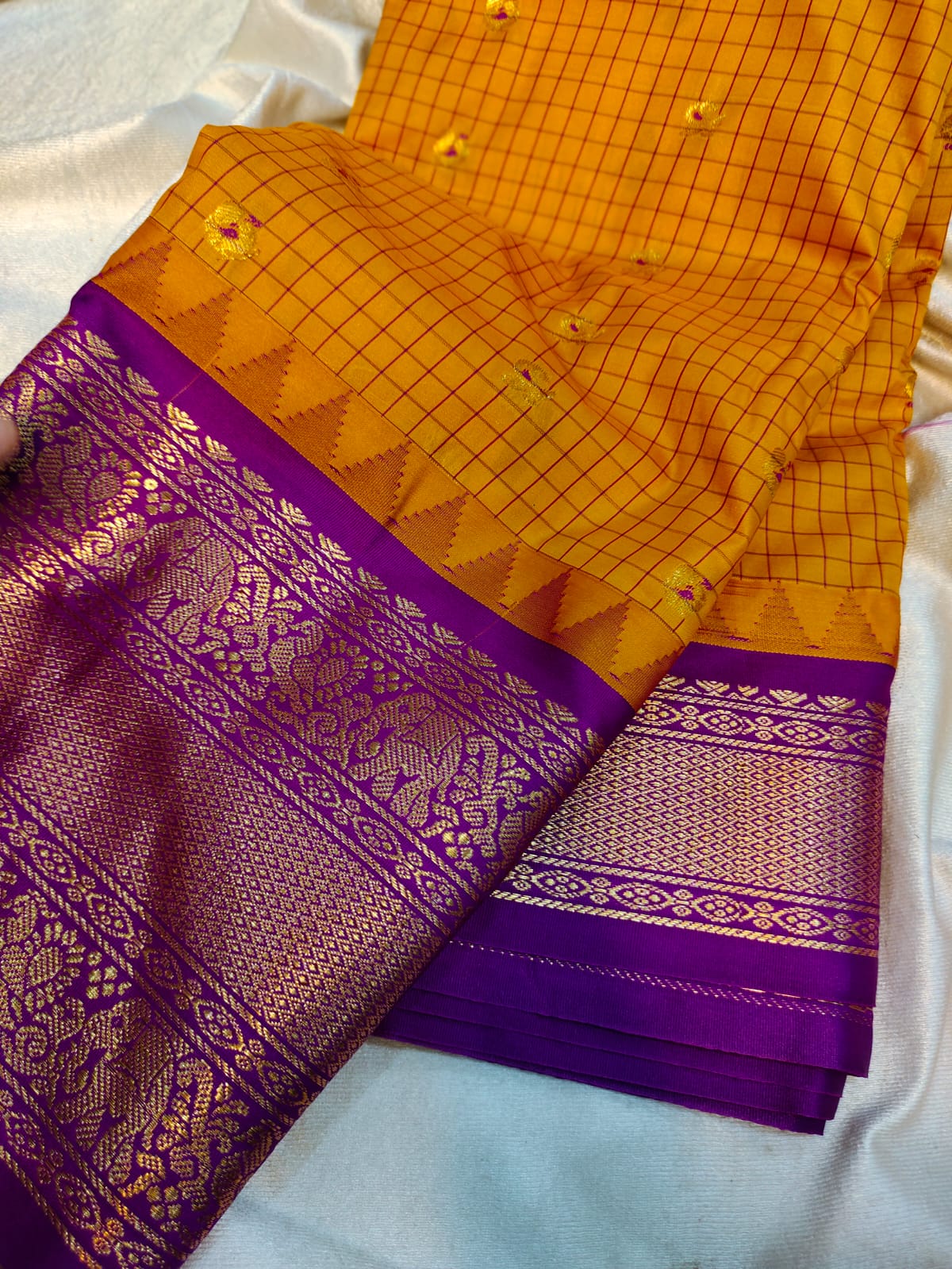Sravanam gadwal sale