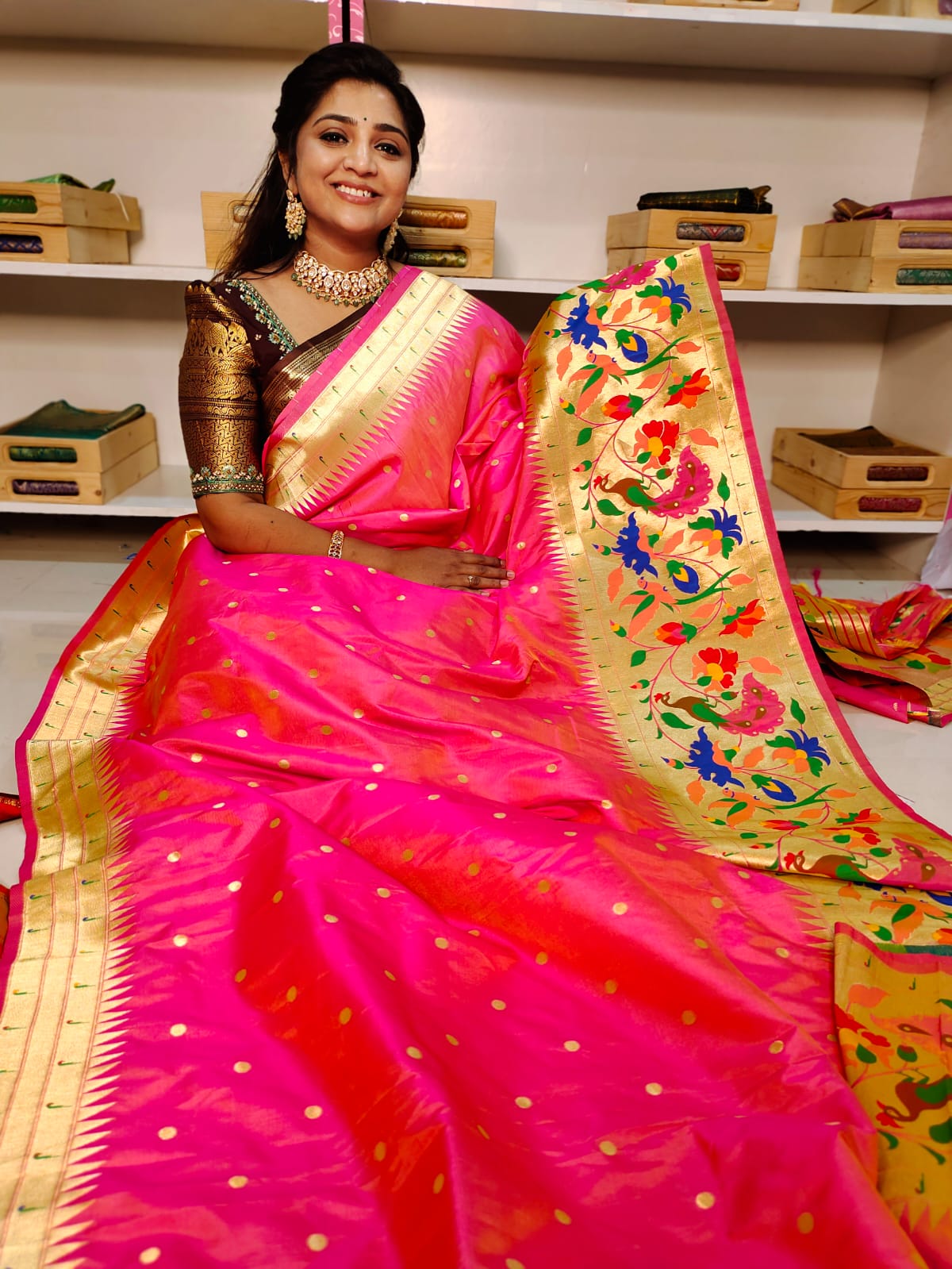 50% ఫ్యాన్సీ చీరలను అందిస్తారు