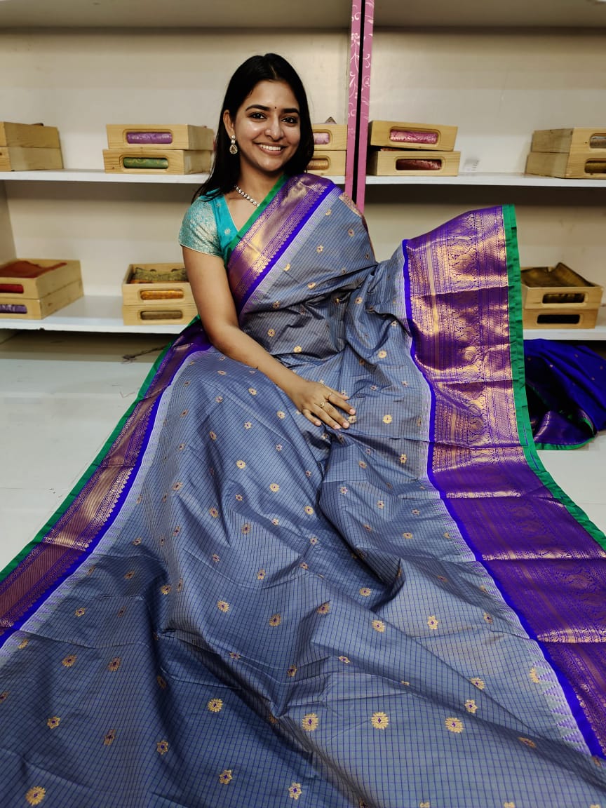 Gadwal offer sarees