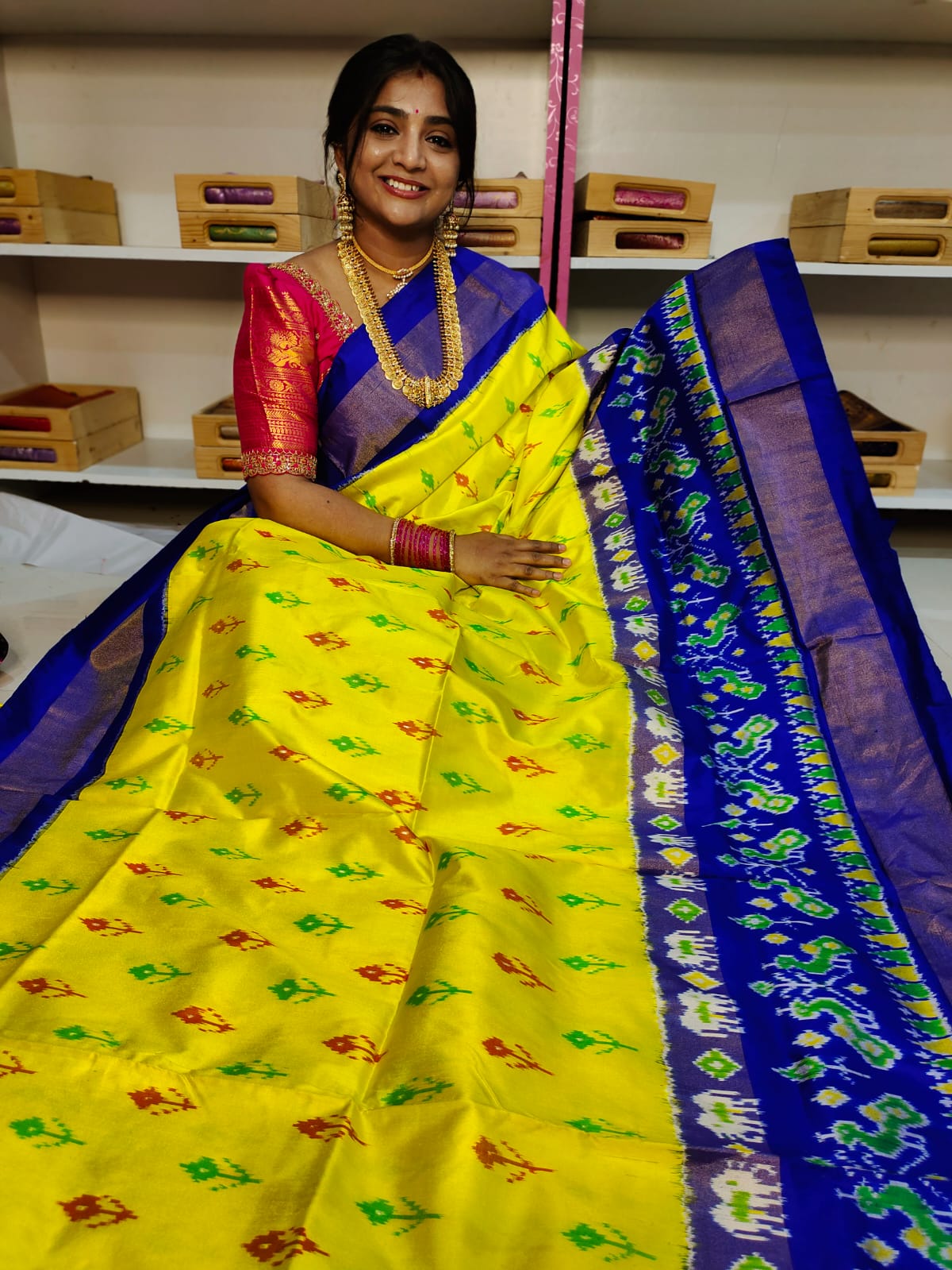 Ikkat pattu saree