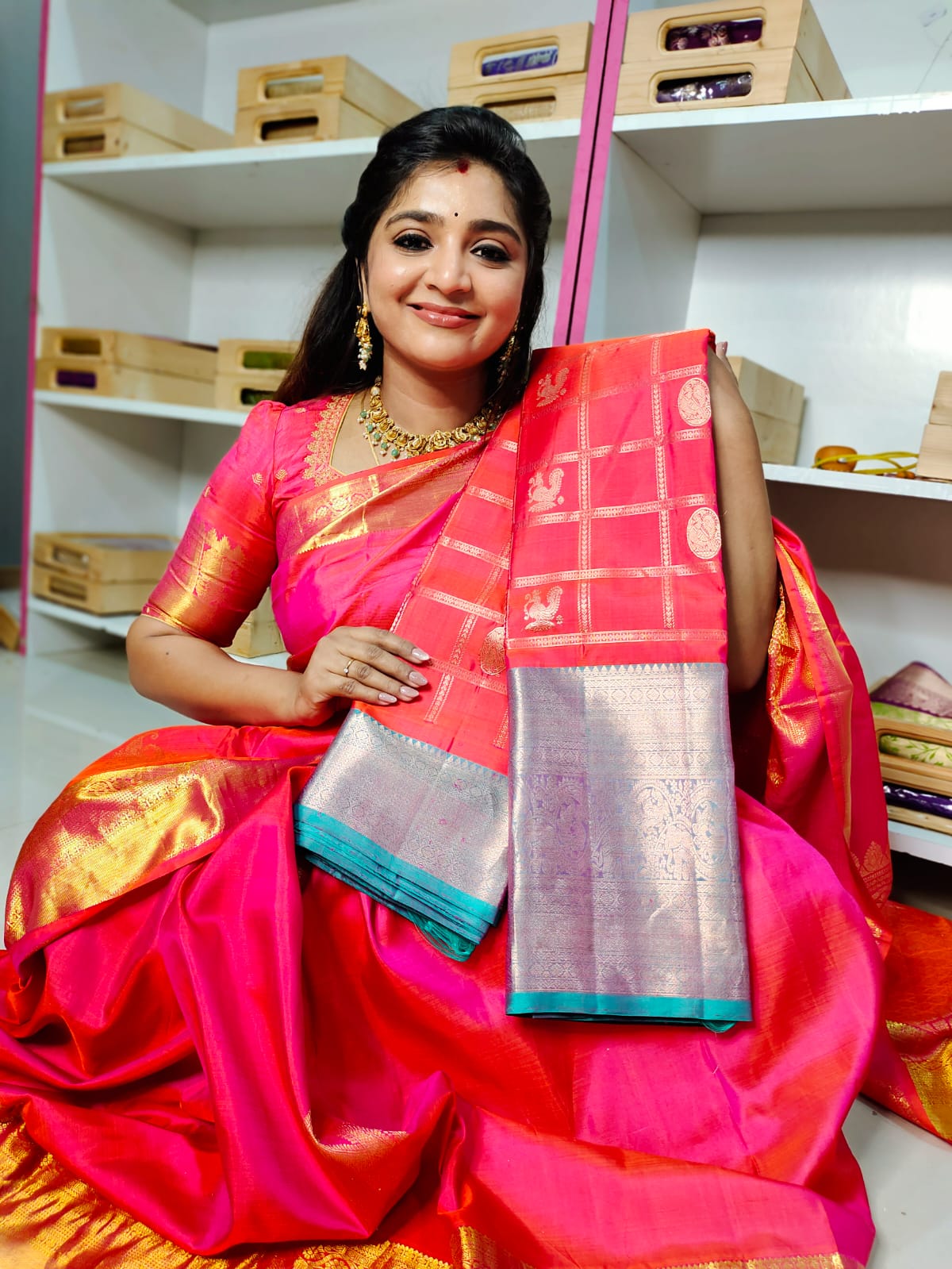 సిల్క్ మార్క్ సర్టిఫైడ్ కంజీవరం పట్టు సేకరణ