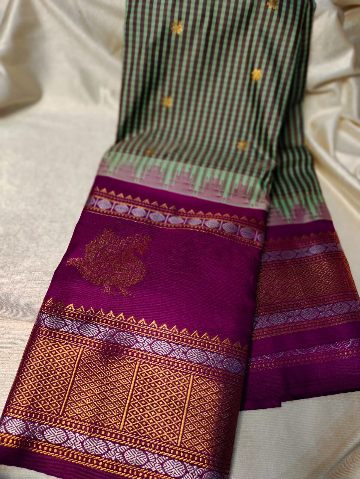 Vitange gadwal silk