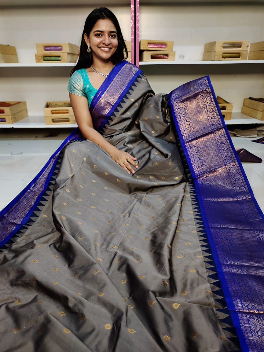 Gadwal offer sarees