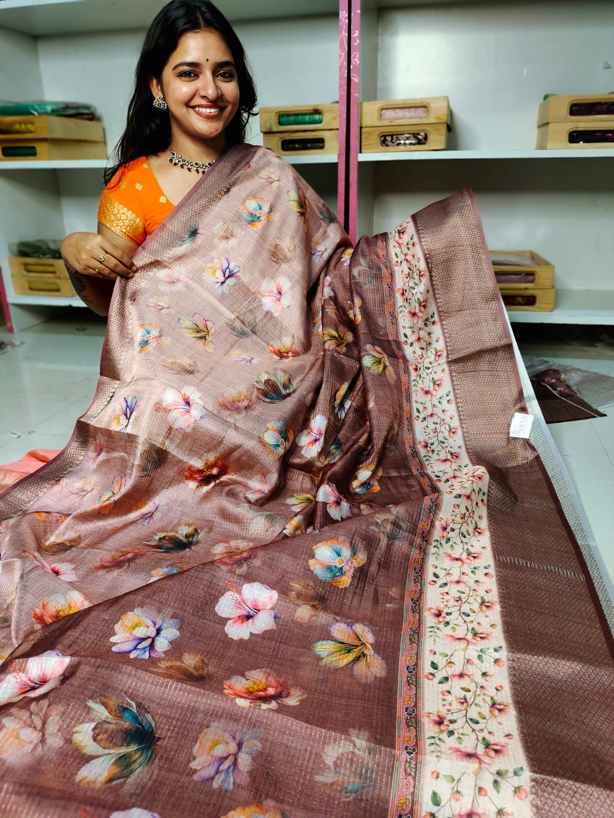 దీపావళికి చీరలు ఆఫర్ చేయండి