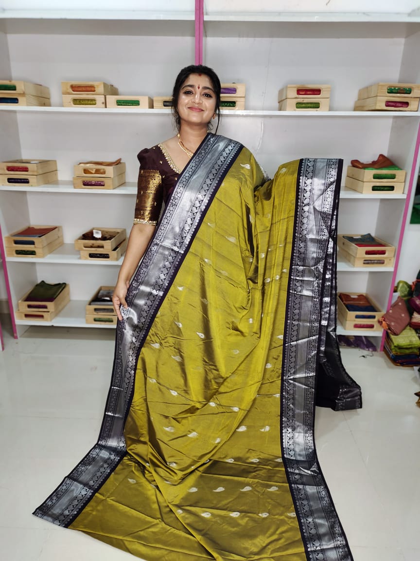 Ashadam sale gadwal silk saree